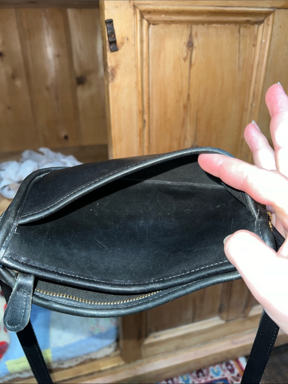 Coach 9301 Wendie Shoulder Bag - Picture 12 of 13
